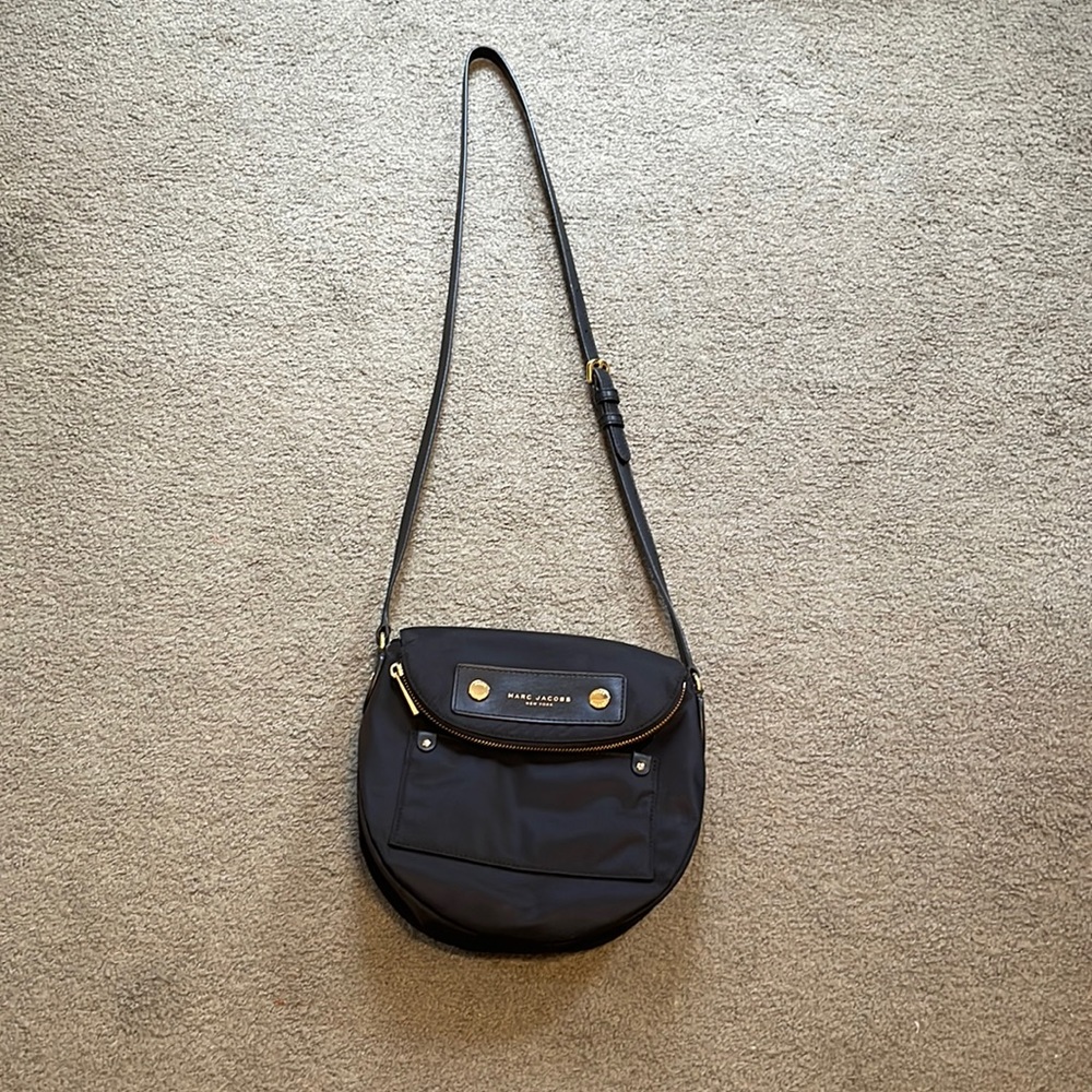 MARC JACOBS black nylon bag with adjustable leather strap. Gently used and EUC!!
